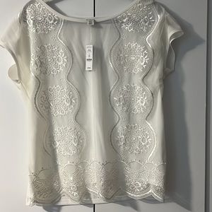 Almost white NWT shirt with detailing
